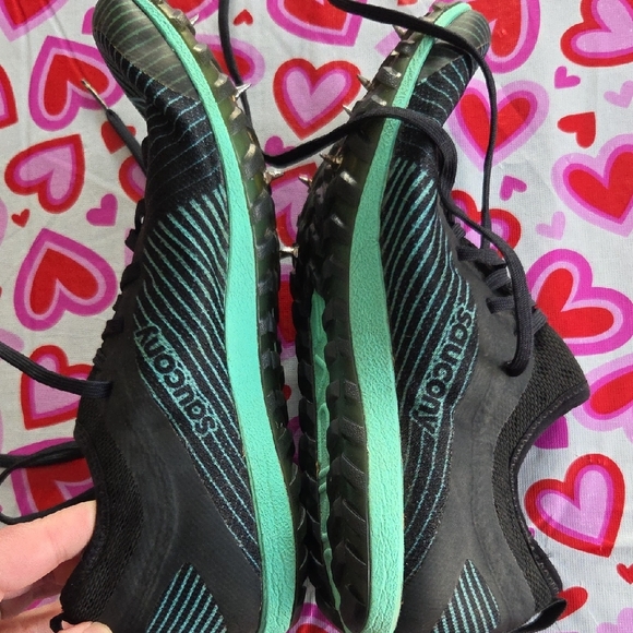 Saucony Women's Black and Green Athletic Shoes - Picture 7 of 8